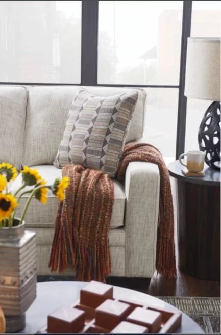 How to Accessorize your Sectional Sofa with Throw Pillows (7 rules to follow)