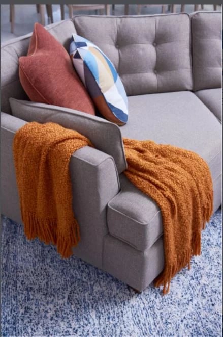 How to Accessorize your Sectional Sofa with Throw Pillows (7 rules to follow)