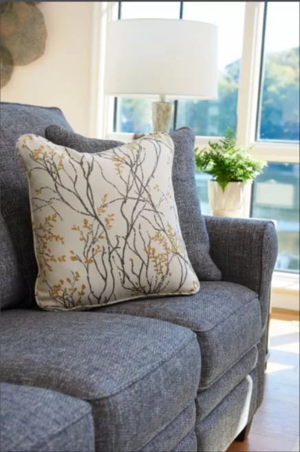 Tips for Artfully Arranging Throw Pillows on Your Couch – ONE AFFIRMATION