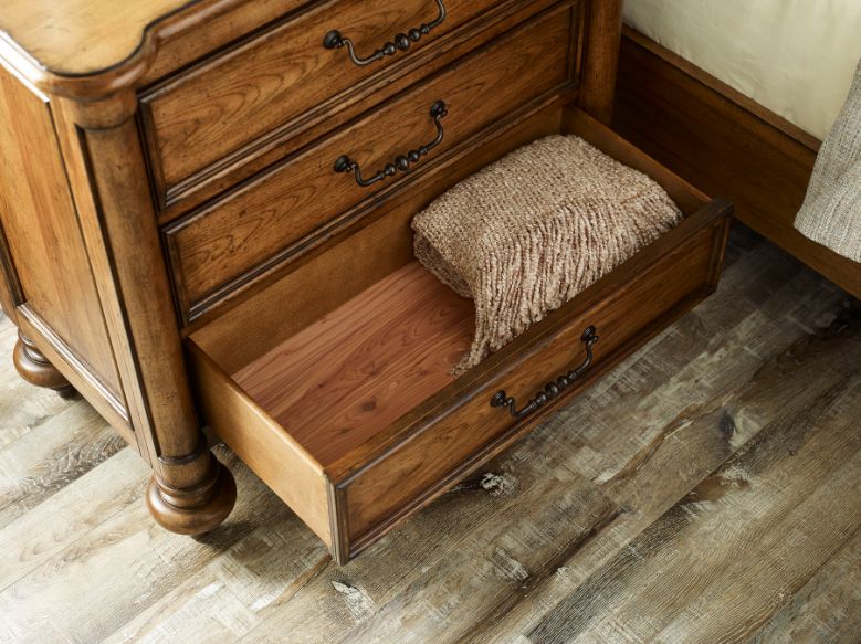 AD_BERKSHIRE_011-422_DETAIL Quality of Wood