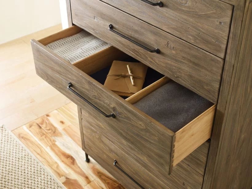 DP_MODERN_FORGE_944-215_DETAIL Kincaid Review