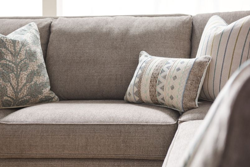 WO7b_Edie_HolisticHaven_9DP-897_C166164_005 Edie Sectional Review