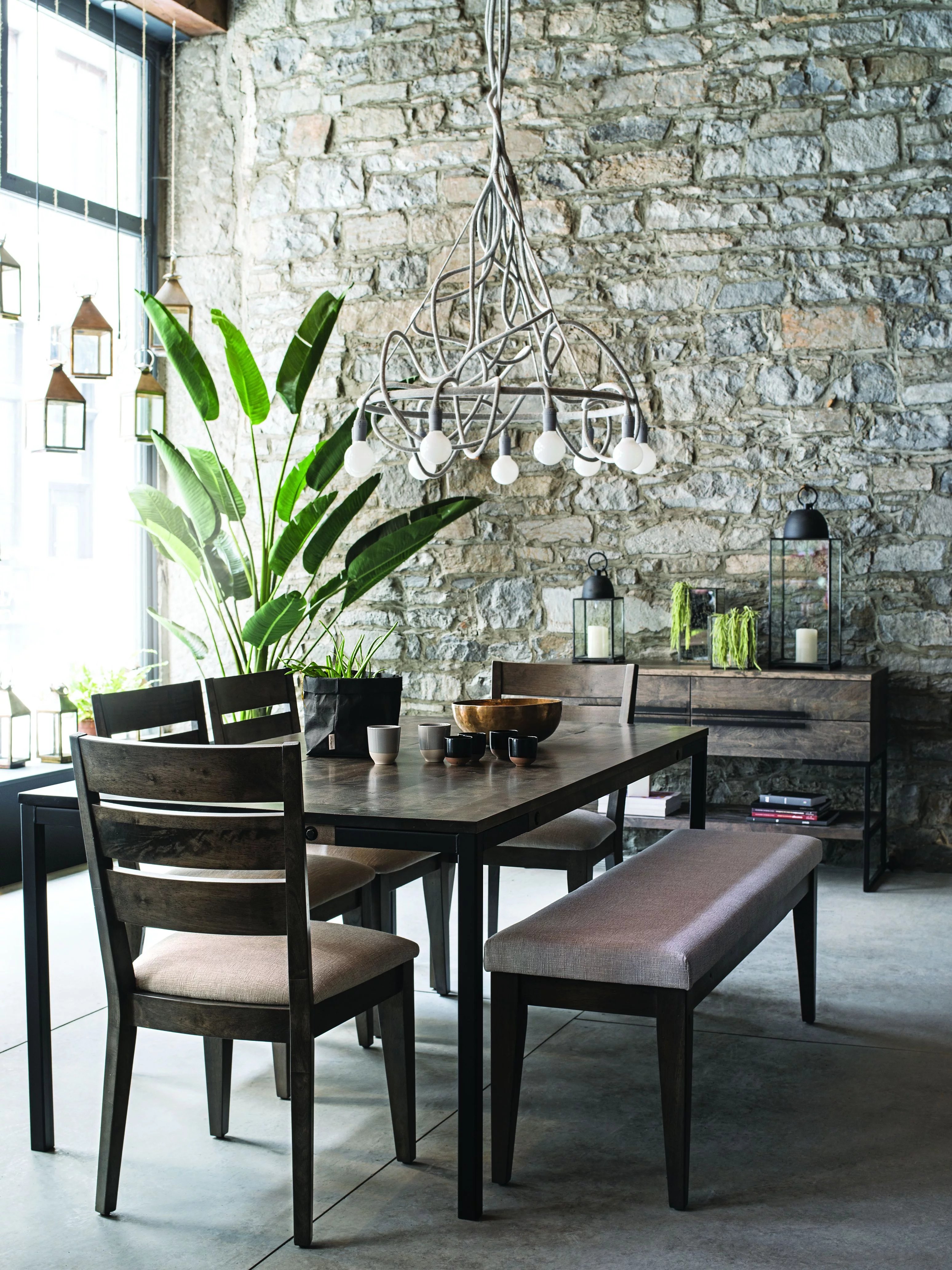 How to Decorate your Dining Room: 6 Simple Tips to Follow