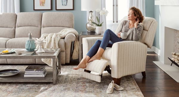 La-Z-Boy_Rheeves_Woman_Reclining_in_Chair