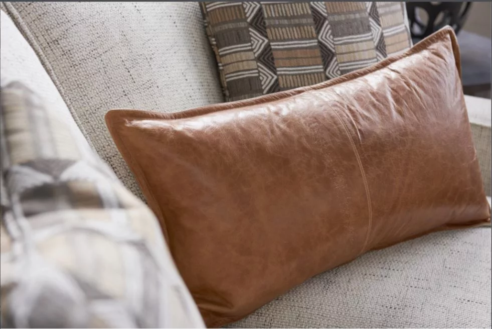 How to Accessorize your Sectional Sofa with Throw Pillows (7 rules to follow)