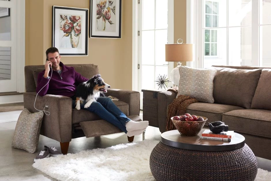 La-Z-Boy_Edie_Chair_and_a_half_man_dog La-Z-Boy Edie Chair and a half man and dog, Sofa Costs