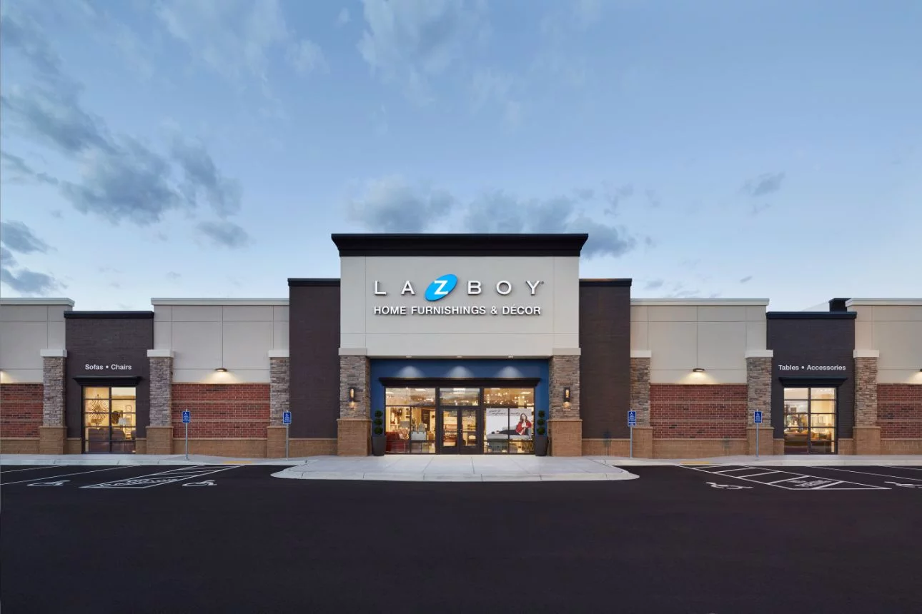 MapleGrove_Store_Straight_Night Best Hunt Club Stores