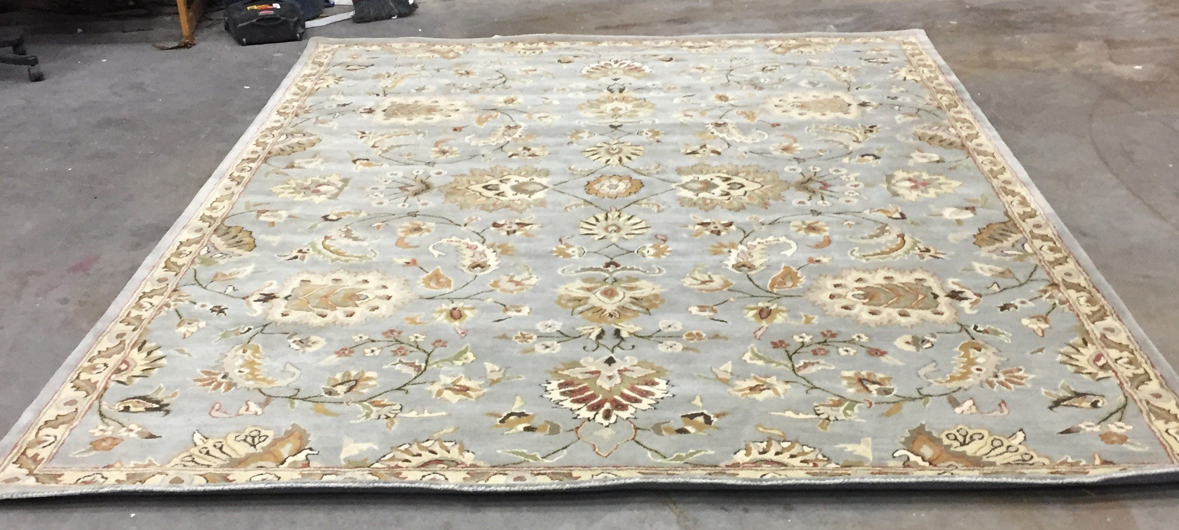 AREA RUG
