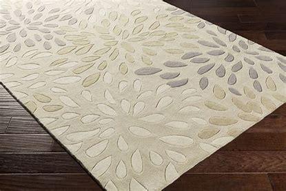 AREA RUG