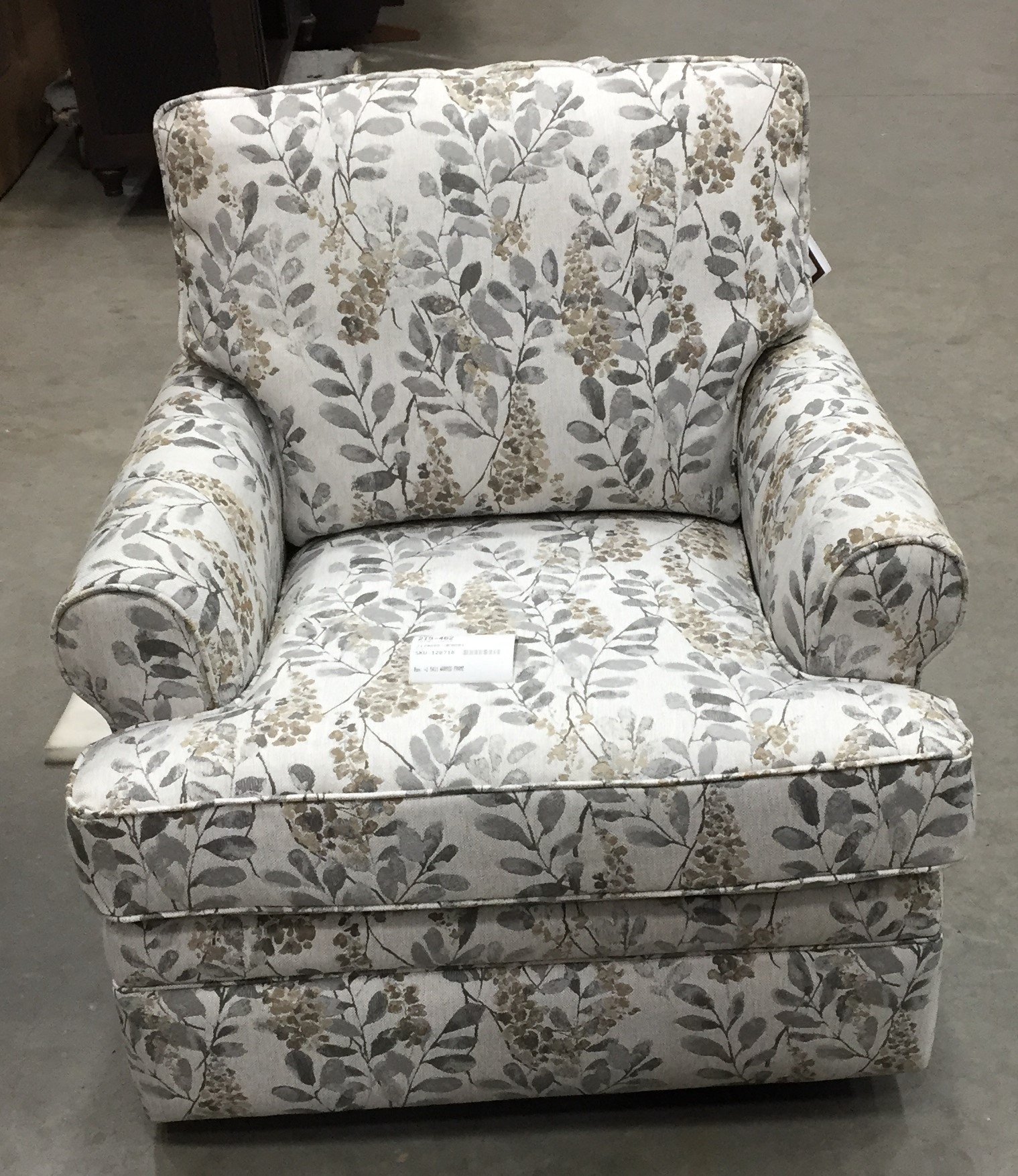 SWIVEL CHAIR